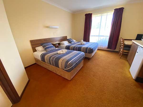 Donnybrook Motel Dış mekan fotoğraf